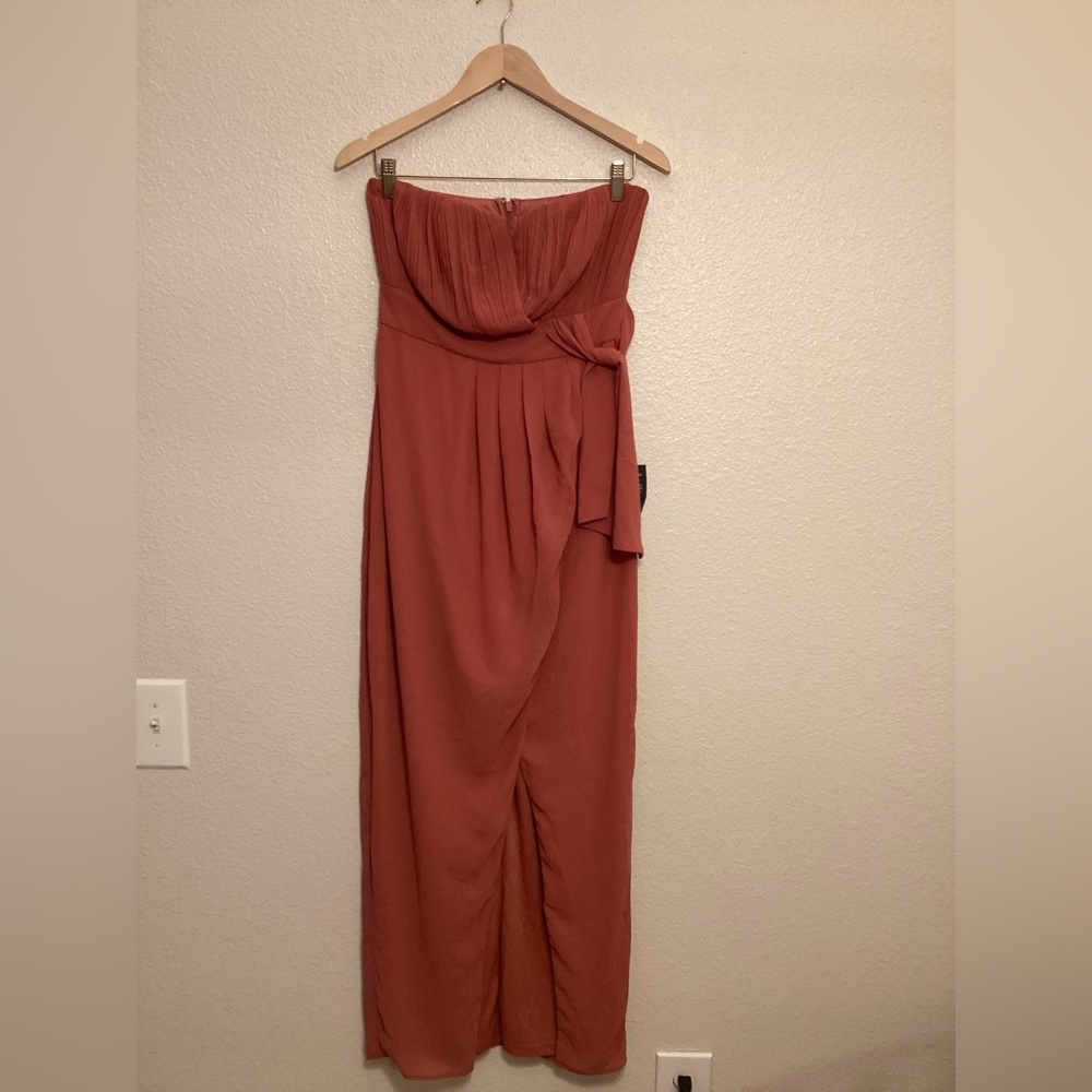 NWT Lulus Strapless Rust Maxi Dress with Pleated Bodice - Size Medium